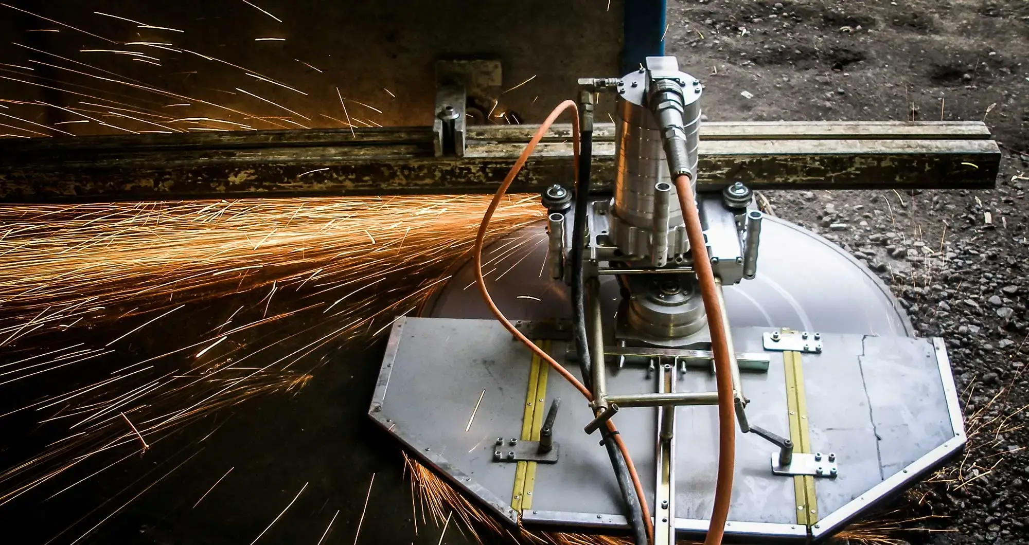 Стенорезная машина Pentruder 6-10HF 15 кВт режет железобетон